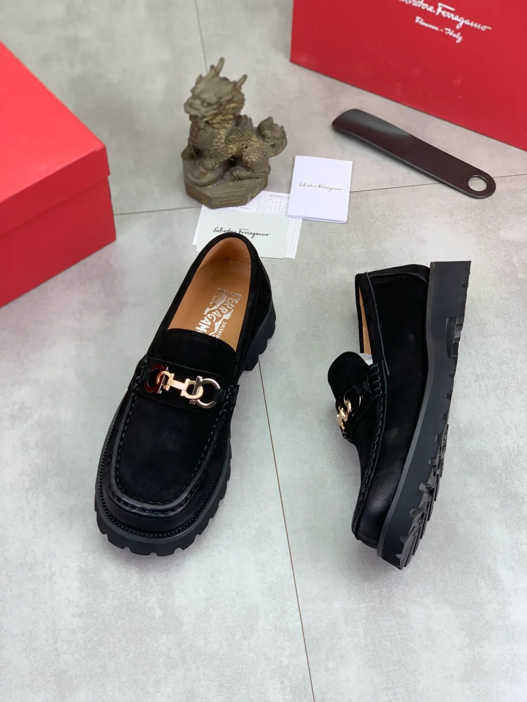 Men's shoes 💰P500 New model [Ferragamo/Ferragamo] Latest model Original imported calfskin, imported pigskin lining + original luxury metal buckle + original rubber outsole Soft and comfortable Size number: 38-44